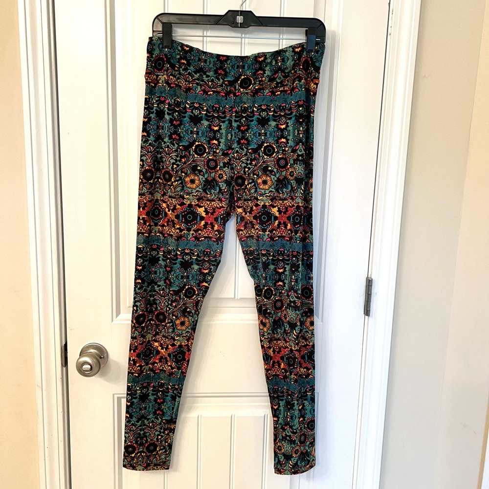 LulaRoe Paisley TC Leggings